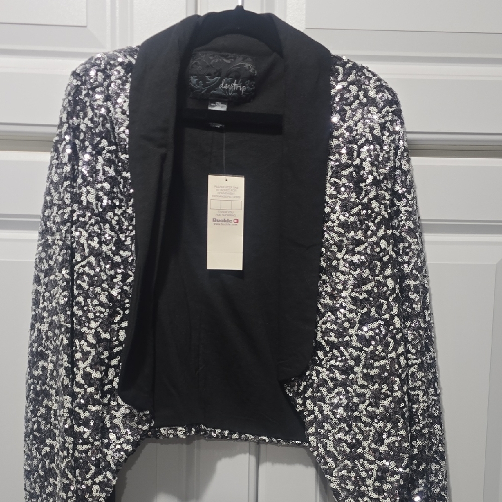 Buckle Black Top
